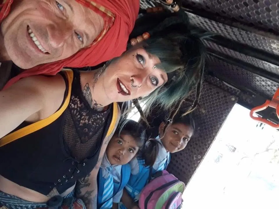 Hampi, le tuk tuk scolaire (Hampi — Inde)