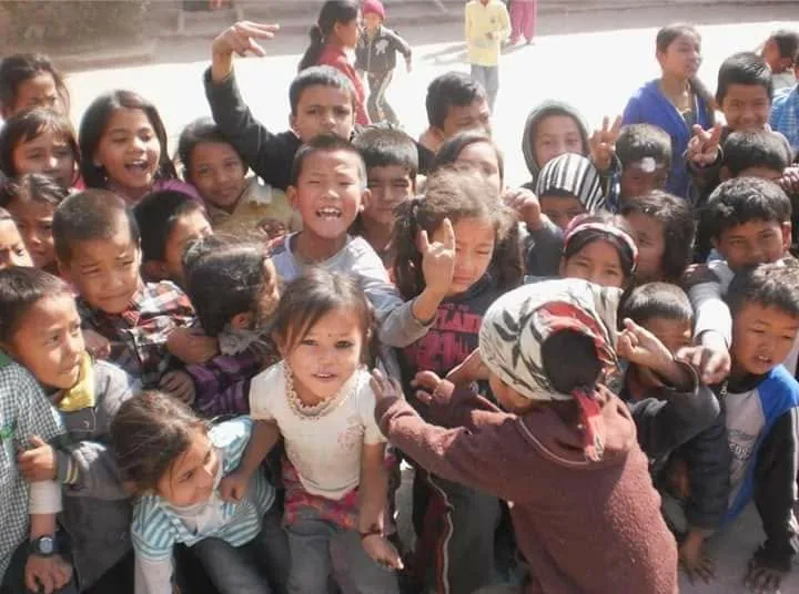 Le saltimbanque et son fatras magique (Inde)
