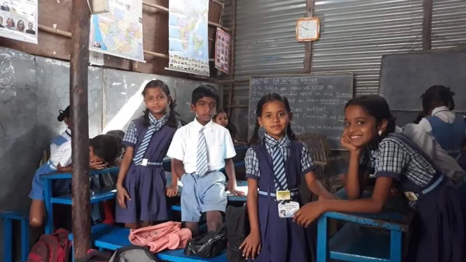 Hampi, le tuk tuk scolaire (Hampi — Inde)
