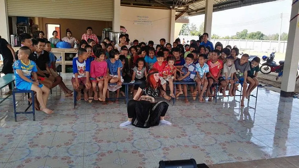Sous le soleil tropical (Écoles des migrants birmans)