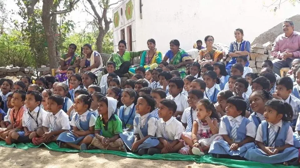 Hampi, le tuk tuk scolaire (Hampi — Inde)