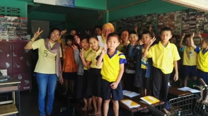 Sous le soleil tropical (Écoles des migrants birmans)